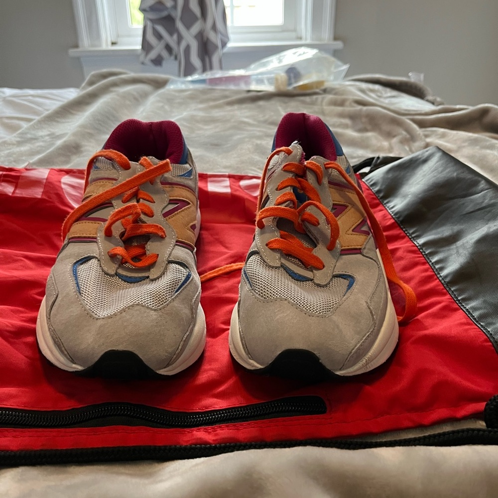 worn during a 3m clinical rotation. Great shoes. These shoes are not damaged